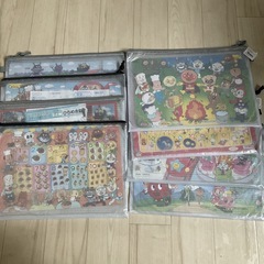 ジグソーパズル　８枚セット　アンパンマン7枚　トーマス1枚の画像