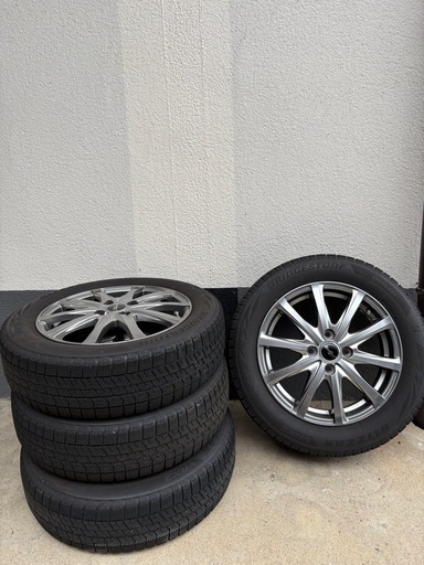 スタッドレスタイヤ4本　165/65/r15ブリ
ザック VRX2