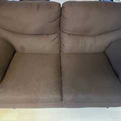 2人掛けソファ　茶色の画像