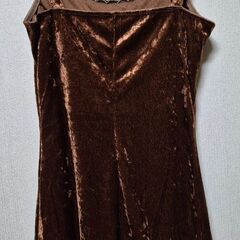新品　茶ベロアセミロングキャミソールの画像