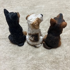 犬の置物の画像