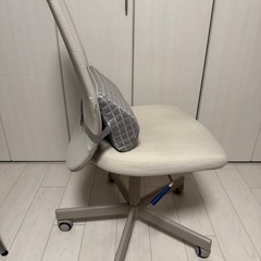 IKEA 椅子 ホワイト 昇降式 の画像