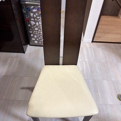 ダイニングテーブルセット（専用椅子4脚付）の画像