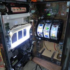 パチスロ実機 コードギアスR2 C.C.ver コイン不要機付き スロット機│江別市のリサイクルショップドロップの画像