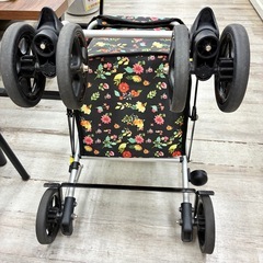 激安!! おしゃれ☺︎ 花柄 シルバーカー ぶらっくブラックの画像