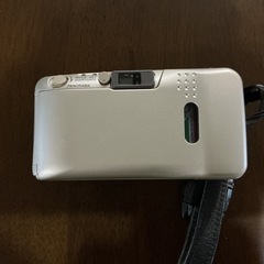 カメラ📸OLYMRUSμ【mju:】ZOOM105DELUXEフィルムカメラ🎞️コンパクトサイズ本革ケース•ストラップ付き38〜105mm動作未確認❗️ベージュの画像