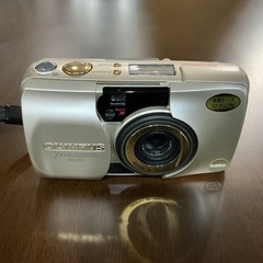 カメラ📸OLYMRUSμ【mju:】ZOOM105DELUXEフィルムカメラ🎞️コンパクトサイズ本革ケース•ストラップ付き38〜105mm動作未確認❗️ベージュの画像