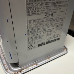 DAINICHI ダイニチ ブルーヒーター FW-3218S ライトシルバー 石油ファンヒーター 2018年製 タンク容量5.0L 木造9畳 コンクリ12畳 稼働確認 中古品 ④の画像