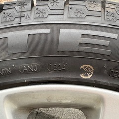 スタッドレスレクサスLSに履いてました。235/50R184本セットの画像