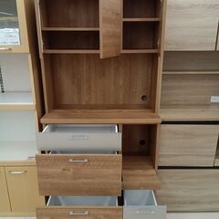 リユースのサカイ栃木店★ジモティ割あり★  食器棚 ベージュ（木目） W89.2×D42.5×H180.5 クリーニング済み TC11102の画像