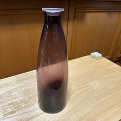 空き瓶　ウォーターボトル　紫　花瓶の画像