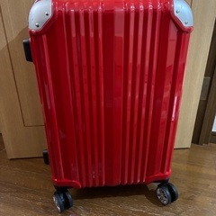 旅行用✈️キャリーケース レッド 鍵付き 取扱説明書付きの画像