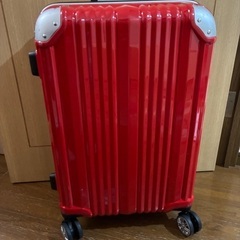 旅行用✈️キャリーケース レッド 鍵付き 取扱説明書付きの画像
