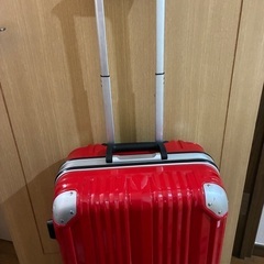 旅行用✈️キャリーケース レッド 鍵付き 取扱説明書付きの画像