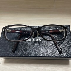 PRADA　眼鏡の画像