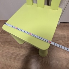 IKEA 子供イスの画像