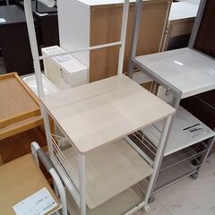 リユースのサカイ栃木店★ジモティ割あり★  レンジ台 アイボリー W49×D41～61×H129 クリーニング済み TC11107の画像