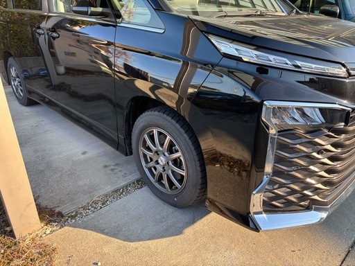 スタッドレスタイヤ　GOOD YEAR ICE NAVI　ヴォクシー　ノア