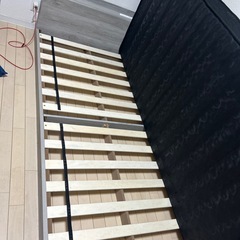 マットレス付きシングルローベッドの画像