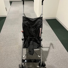 折りたたみベビーカーの画像