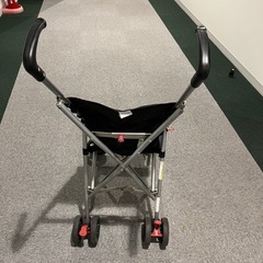 折りたたみベビーカーの画像