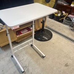 【中古】¥1,500 　高さ調節可　テーブル　台にも 【IJ75】の画像