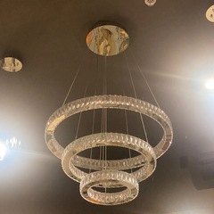 トーヨーキッチン製シャンデリアの画像