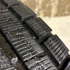 B-28 タイヤ 中古　PIRELLI STUDLESS ICE ASRNETRICO PLUS 195/55R16の画像