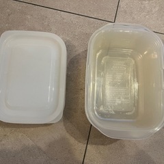 中古タッパー4セットの画像