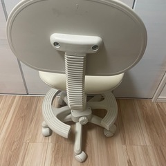 子供用回転イスの画像