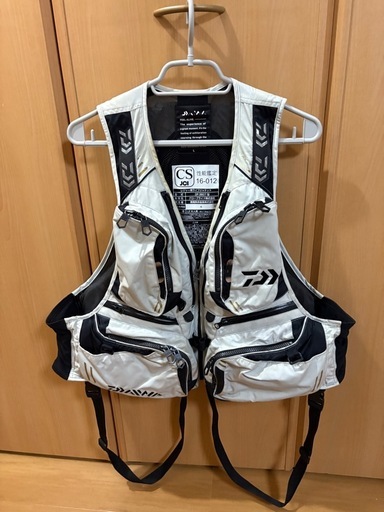 ダイワ プロバイザーフローティングベスト Lサイズ