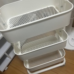 ワゴンの画像
