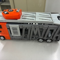 車のおもちゃの画像