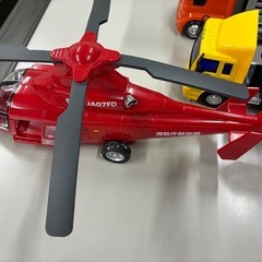車のおもちゃの画像
