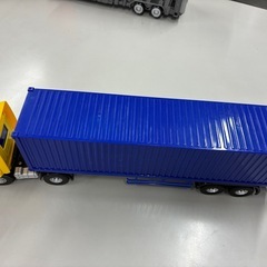 車のおもちゃの画像
