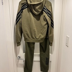 アディダス　セットアップ　暖かいの画像
