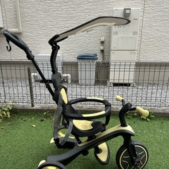 GLOBBER グロッバー エクスプローラー トライク 4in1ベビーカー カスタードクリーム ハンドル付き 子供三輪車 キックバイク 10カ月から5歳の画像