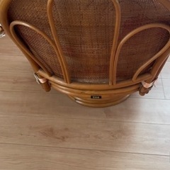 藤回転座椅子の画像