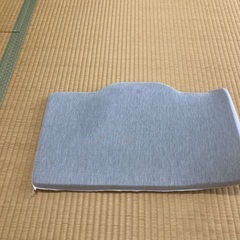 【中古品】GOKUMIN ゴクミン プレミアム低反発枕 ホワイトの画像