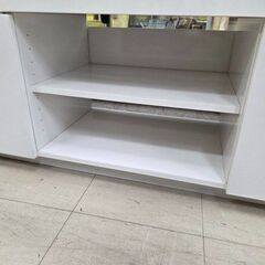 J8630【リユースのサカイ柏店】 IKEA イケア TV台 ビーオース ハイグロス ホワイト クリーニング済の画像