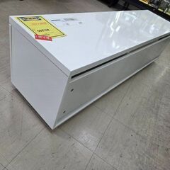 J8630【リユースのサカイ柏店】 IKEA イケア TV台 ビーオース ハイグロス ホワイト クリーニング済の画像
