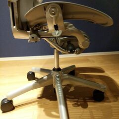 Herman Miller Aeron Chair ハーマンミラーアーロンチェアの画像