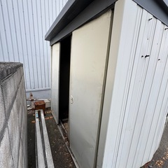 無料！札幌白石区 物置 引取限定 スーパーハウス タイヤ保管の画像