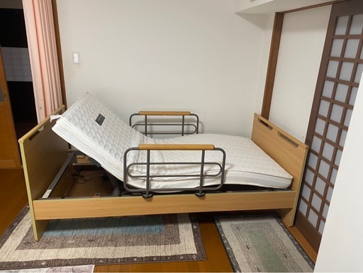 介護用ベッド〔代理出品〕　　11月2日まで