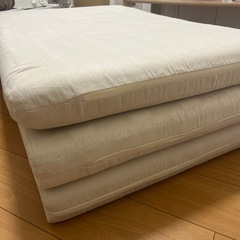 折りたたみマットレスの画像