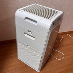 DAIKIN／2020年製／リモコン付き空気清浄機の画像