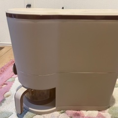⭐︎備品⭐︎[米びつ] ボタン押しタイプ  5kgの画像