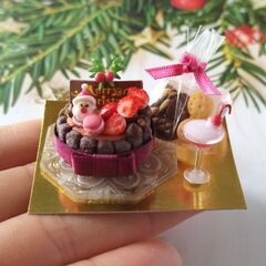 粘土でミニチュアクリスマスケーキを作ろう