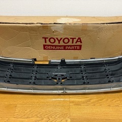 トヨタ ランドクルーザー 前期 純正フロントグリル UZJ100W 100系
の画像