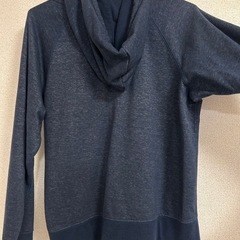 【美品】ユニクロジップパーカーの画像